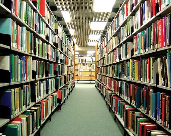 An image uf university library aisle